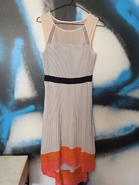 BCBG MAX AZRIA Sleeveless Colorblock Midi Dress in Beige/Grey/ Coral/Orange